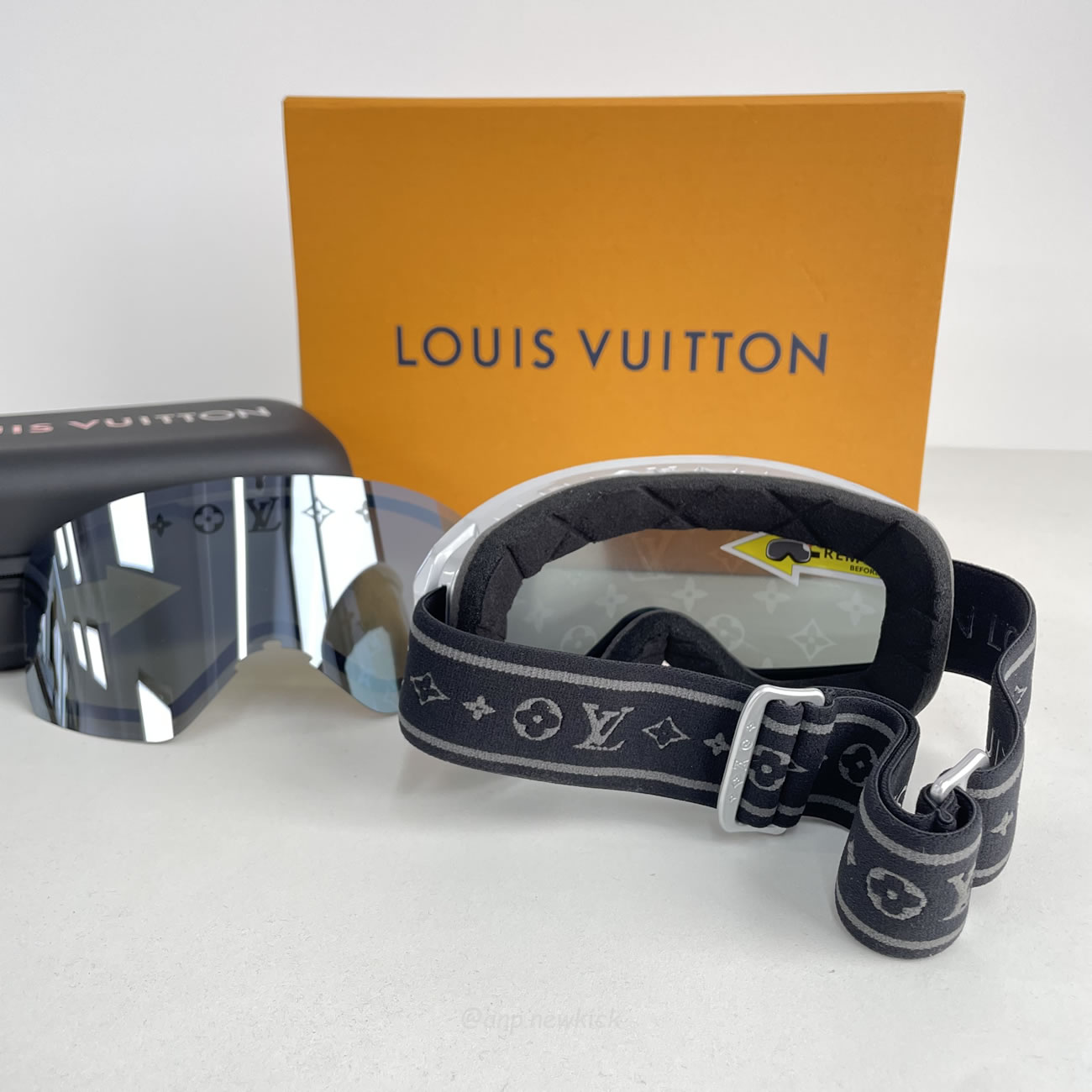 Louis Vuitton Lv Ski Mask Yellow Blue Black Pink Silvery White (15) - newkick.cc